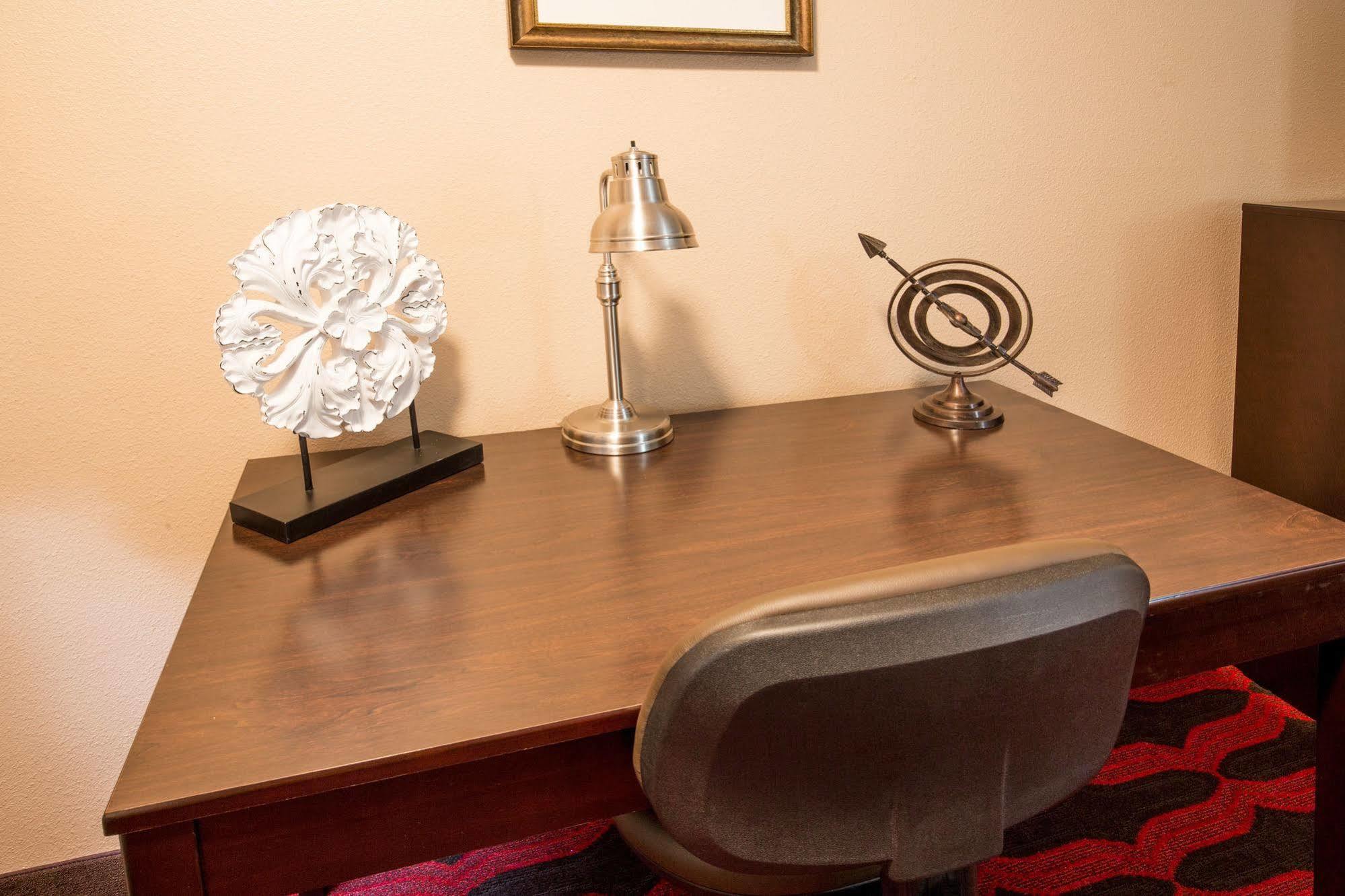 Americas Best Value Inn & Suites-Forest Grove/Hillsboro מראה חיצוני תמונה